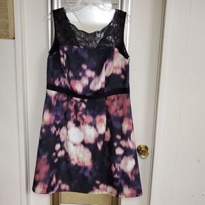 Multicolored dress with Lace